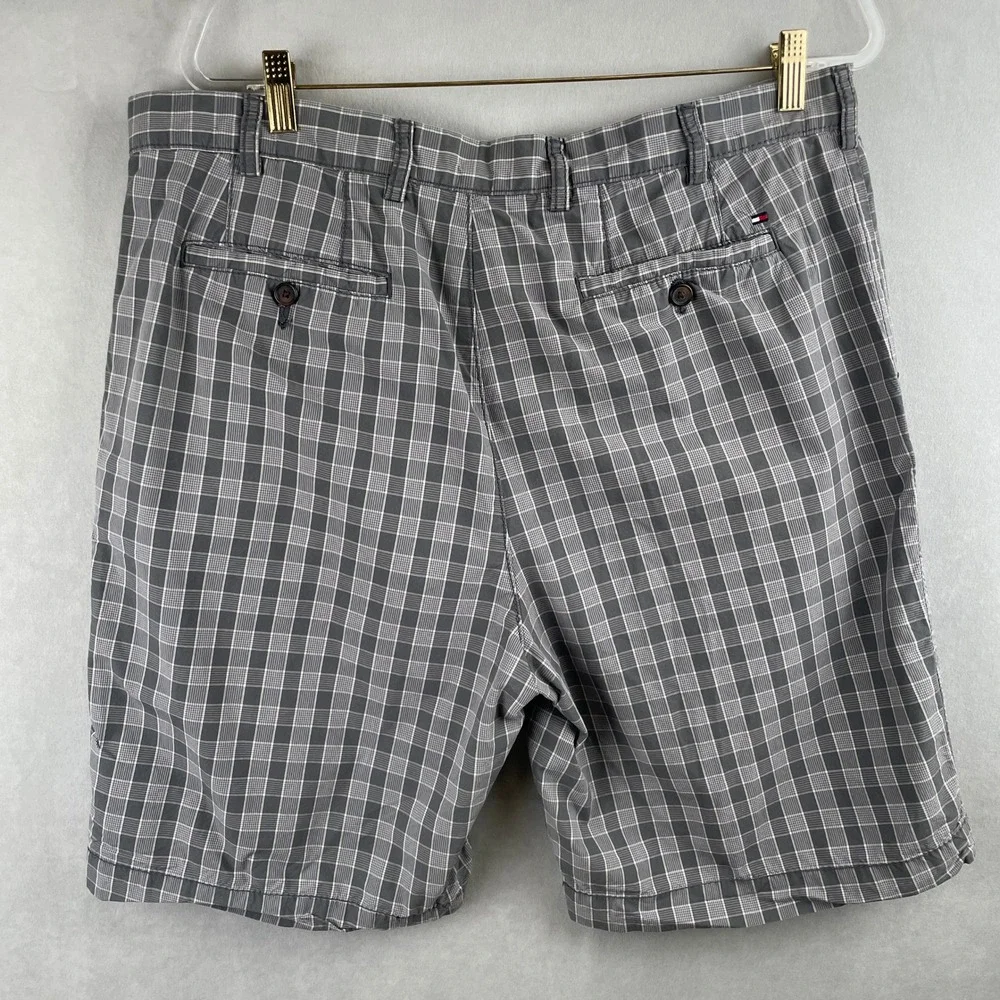 Tommy Hilfiger Mens Grey Plaid Chino Golf Shorts 38 Cotton Flat Front Hamptons